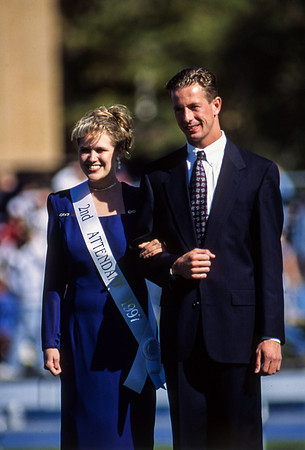 Homecoming parade, Homecoming royalty.