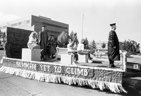 Homecoming parade, Summits yet to climb float.