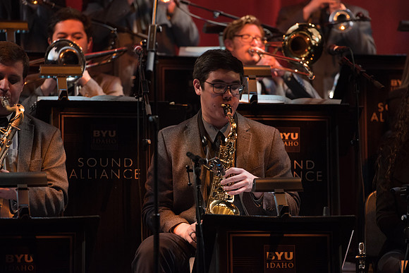 BYU-Idaho Sound Alliance & Vocal Union "A Night at the Swing Club". April 2018