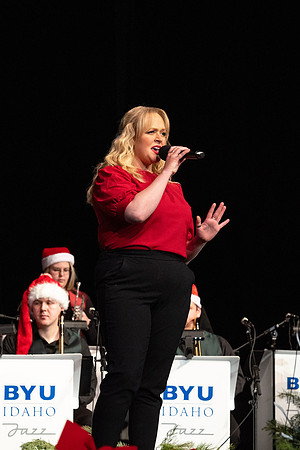 Sound Alliance and Vocal Union perform Swinging Christmas in the Hart Gym.