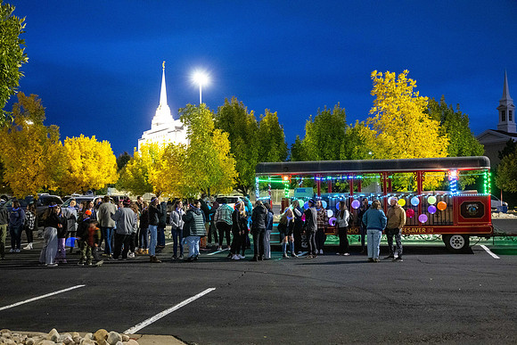 Spirit Week parade and torch lighting ceremony - Oct 2023