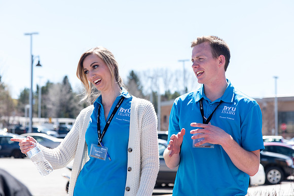 New students go on a tour with thier I-Team and discover BYU-Idaho.