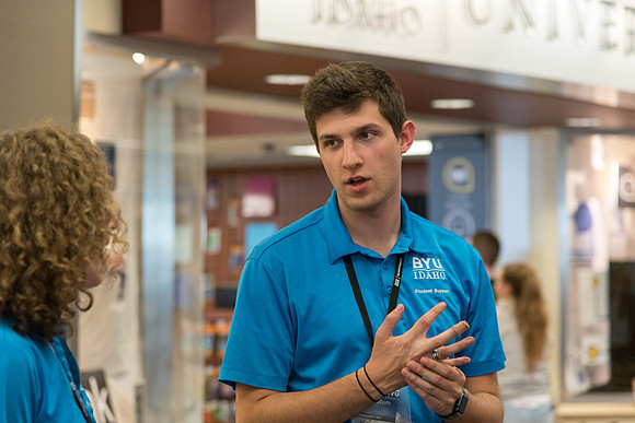 New students go on a tour with thier I-Team and discover BYU-Idaho.