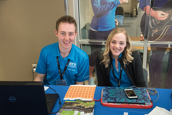 Students volunteering time to work at Get Connected. April 2018