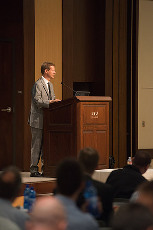 Faculty luncheon guest speaker, James M. Lang, shares insites on Small Teaching: "From Minor Changes To Major Learning". Faculty discuss concepts taught.