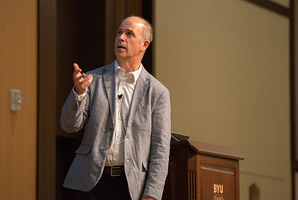 Faculty luncheon guest speaker, James M. Lang, shares insites on Small Teaching: "From Minor Changes To Major Learning". Faculty discuss concepts taught.