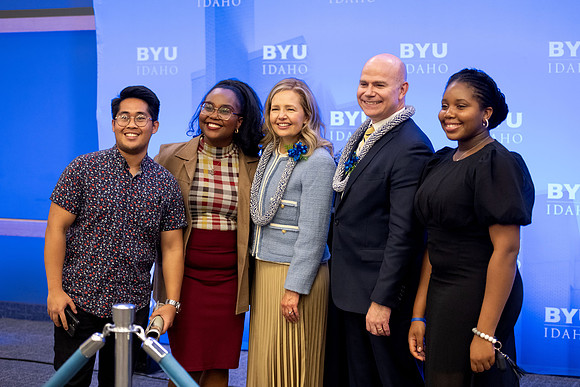 President and Sister Meredith meet and greet students at the public reception following the inauguration.