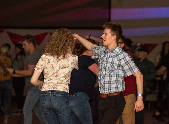 Country dancing - June 2022