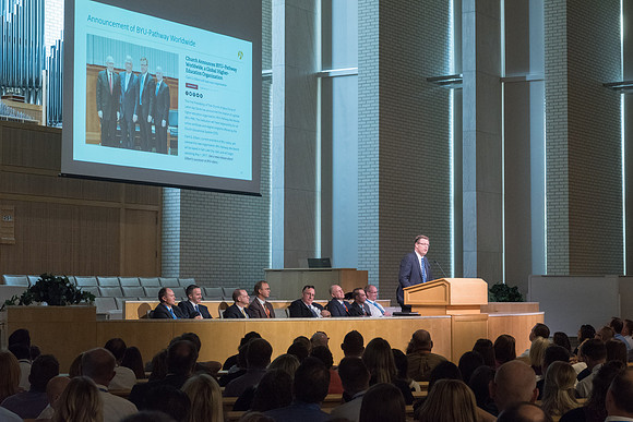 President Gilbert speaking at the Online Learning Teaching Conference in the Taylor Chapel.