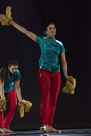 Students perform Extravadance, Spring Semester.