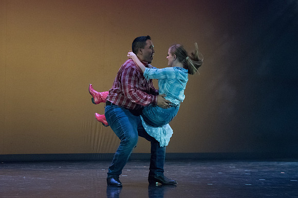 Students perform Extravadance, Spring Semester.