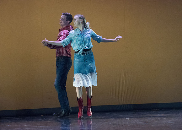 Students perform Extravadance, Spring Semester.