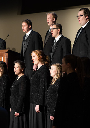 President's Club members enjoy an evening of socializing, musical entertainment and wonderful food in the Manwaring Center Ballroom.