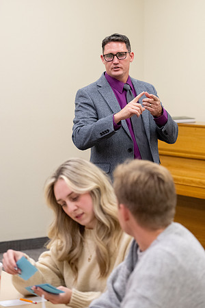 Students participate in the Better to Best workshop held by the Presentation Practice Center.