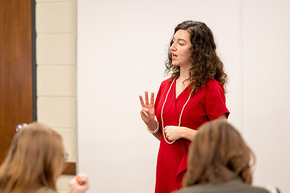 Students participate in the Better to Best workshop held by the Presentation Practice Center.