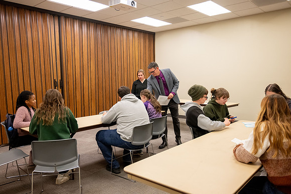 Students participate in the Better to Best workshop held by the Presentation Practice Center.