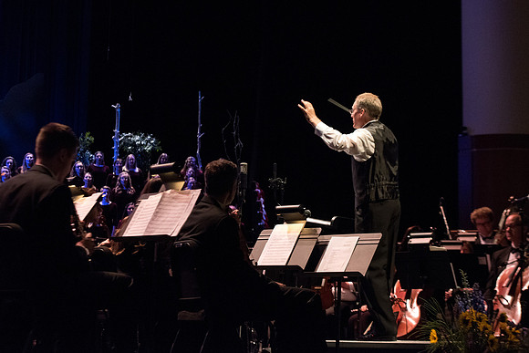 The annual Patriots and Pioneers Concert was held in June 30th at BYU-Idaho. This year’s concert features the university’s bands choirs and special guest Dallin Bayless.