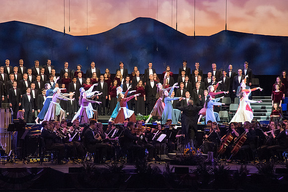 The annual Patriots and Pioneers Concert was held in June 30th at BYU-Idaho. This year’s concert features the university’s bands choirs and special guest Dallin Bayless.