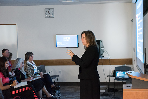 Presenter Kylene Jones teaches "Got Water: Storing and Producing Safe Drinking Water" in the Austin building.