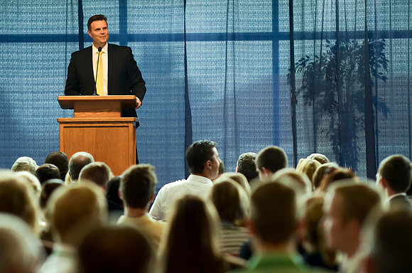 Blaine Maxfield speaks at closing Power to Become Banquet