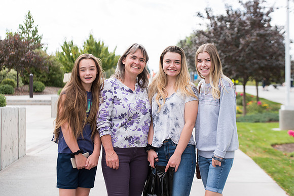 Students preapring for the Fall semester on campus.