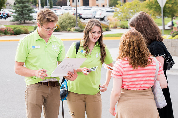 New students register for Get Connected