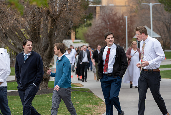 Sunday Devotional With Elder Ulisses Soares - Apr 2025