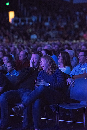 Comedian, Ryan Hamilton, performed his full act for a roaring crowd after his short appearance last night at the P2B Conference. October 2018