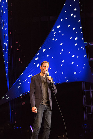 Comedian, Ryan Hamilton, performed his full act for a roaring crowd after his short appearance last night at the P2B Conference. October 2018