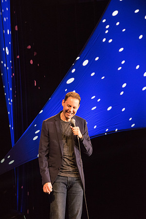 Comedian, Ryan Hamilton, performed his full act for a roaring crowd after his short appearance last night at the P2B Conference. October 2018