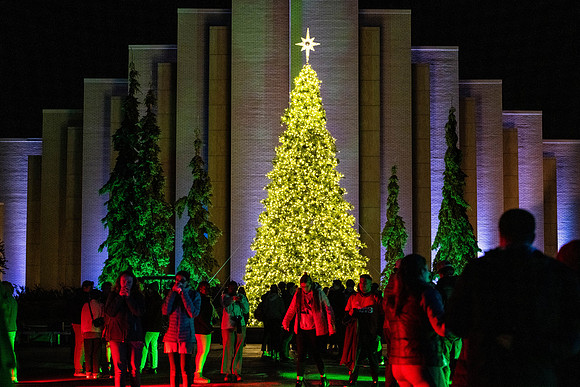 Campus Christmas - Nov 2023