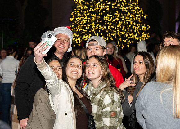 Campus Christmas - Nov 2023