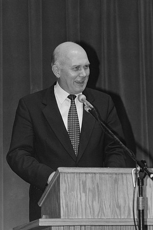 Elder Dallin H. Oaks