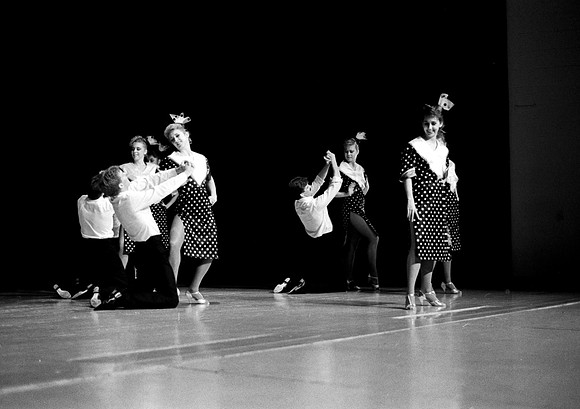 Extravadance performers.