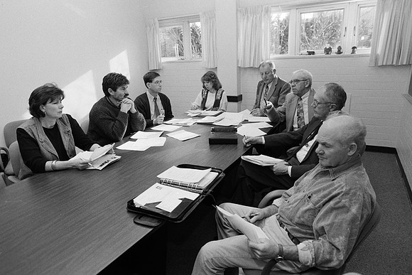 Faculty Staff Bulletin - Jan 1998