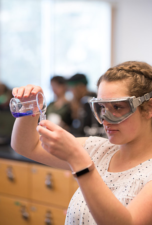 Chemistry students in CHEM 106 lab in the Romney. January 2019