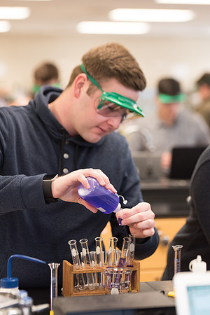 Chemistry students in CHEM 106 lab in the Romney. January 2019