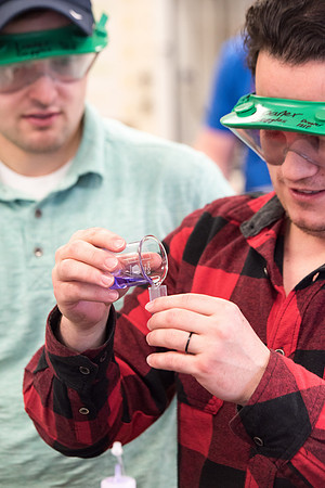 Chemistry students in CHEM 106 lab in the Romney. January 2019
