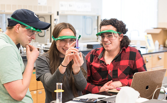 Chemistry students in CHEM 106 lab in the Romney. January 2019
