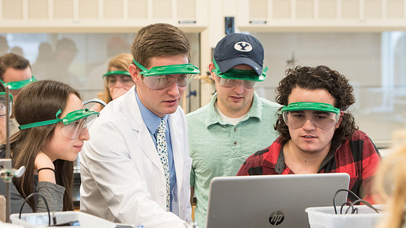 Chemistry students in CHEM 106 lab in the Romney. January 2019