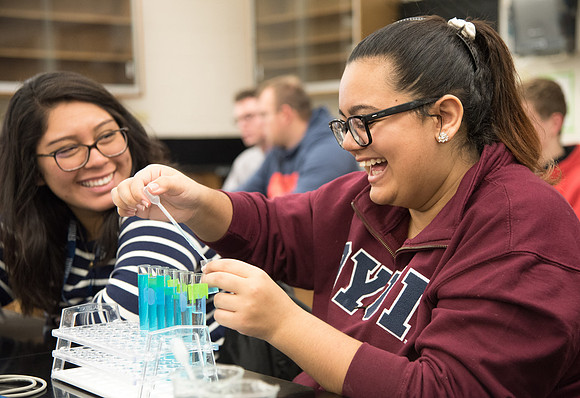 Experimenting in Sean Kelly's BIO 180 class. Feb 2019