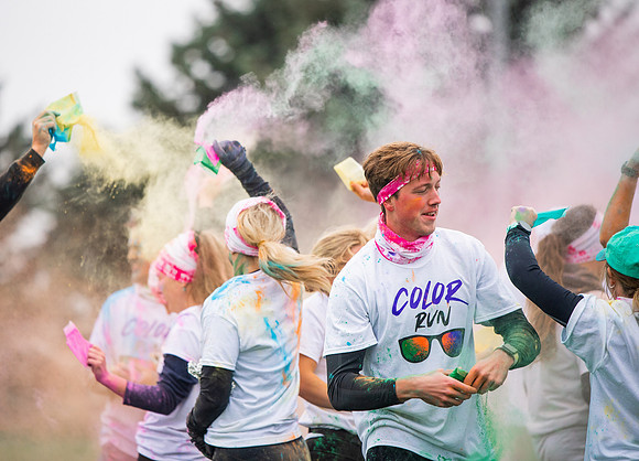 BYUI students and Rexburg community members participate in the color fun run during the fall 2021 seemster.