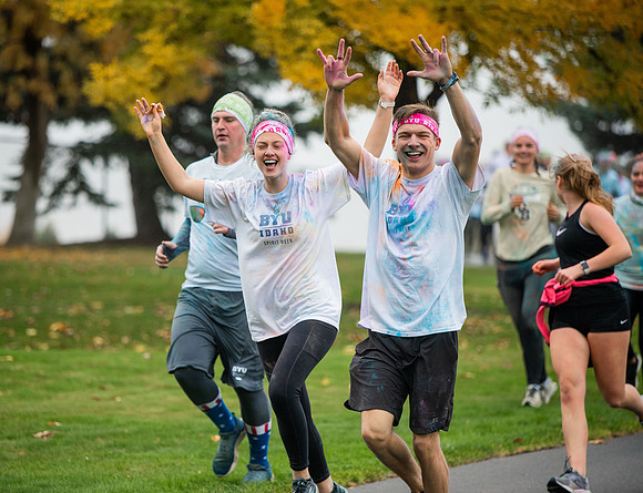 BYUI students and Rexburg community members participate in the color fun run during the fall 2021 seemster.