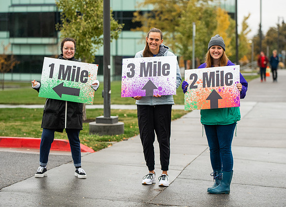 BYUI students and Rexburg community members participate in the color fun run during the fall 2021 seemster.