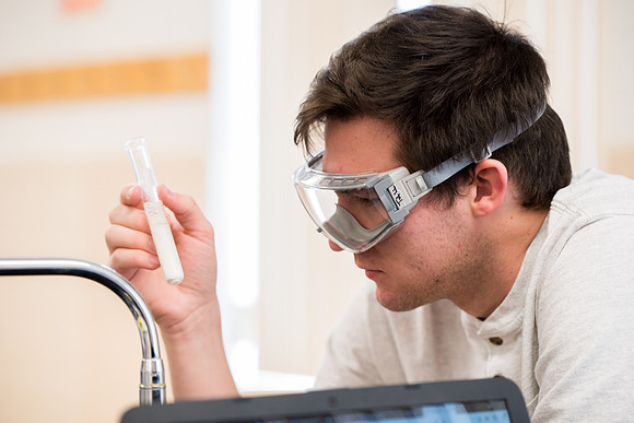 Hector Becerril, Chemistry Faculty, teaches the General Chemistry Lab.