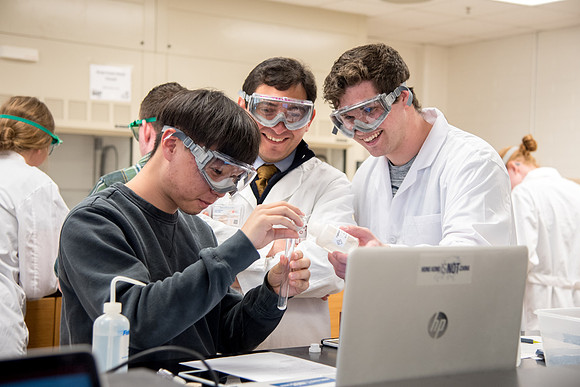 Hector Becerril, Chemistry Faculty, teaches the General Chemistry Lab.