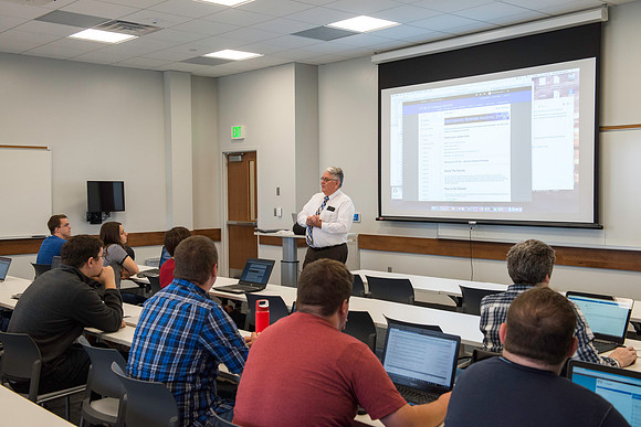 Michael McLaughlin's CIT 262 class in the new Science and Technology Building.