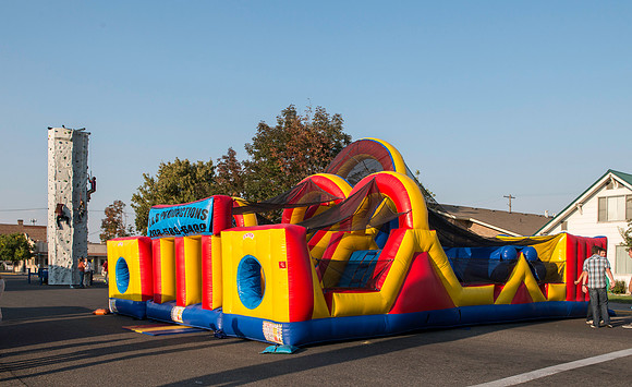 Beehive Credit Union welcomes BYU-Idaho students back for a new semester with free hotdogs and fun.