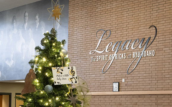 Christmas Tree Lane - Dec 2023