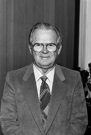 Former FBI agent makes donation to Ricks College.
